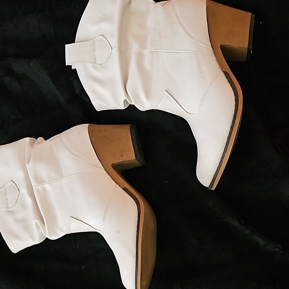 White Mid-Calf Slouchy White Cowboy Boots - Picture 7 of 14